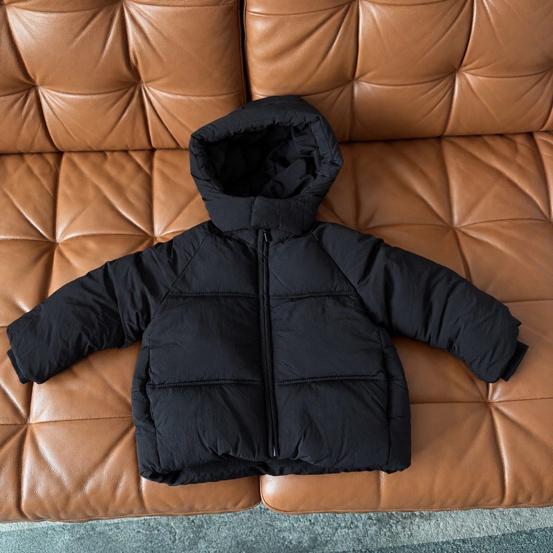 Zara Water-Repellent Puffer Coat (Category: Babies & Kids Fashion) located in Pasig City. Submitted by angelcstlln (Listing ID 1461635565, Image 2). Description: Used only 4-5 times during our Europe and Japan trips. In very good condition and really nice quality. Warm, comfortable and well-made. Fits 2-4 yrs old (98cm) RFS: no longer fits my child.