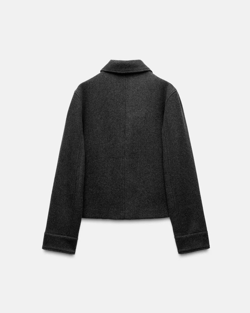 ZARA WOOL JACKET WITH POCKETS (Category: Coats, Jackets and Outerwear) located in Manila. Submitted by dearlili_ (Listing ID 1461657686, Image 2). Description: .