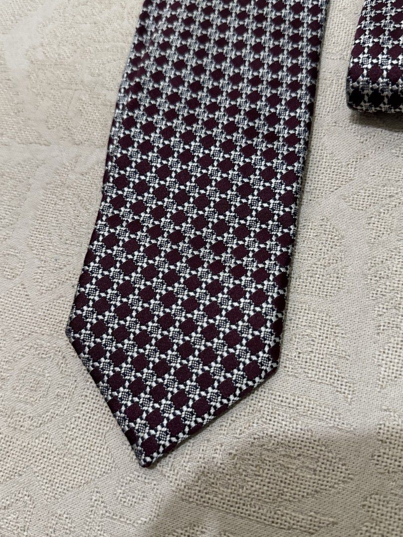 Zegna Woven Necktie (Category: Ties) located in Angeles City. Submitted by luigisells (Listing ID 1461749748, Image 2). Description: Excellent Condition Issue/s: none MOP: Gcash or Bank Transfer Courier: J&t Express.