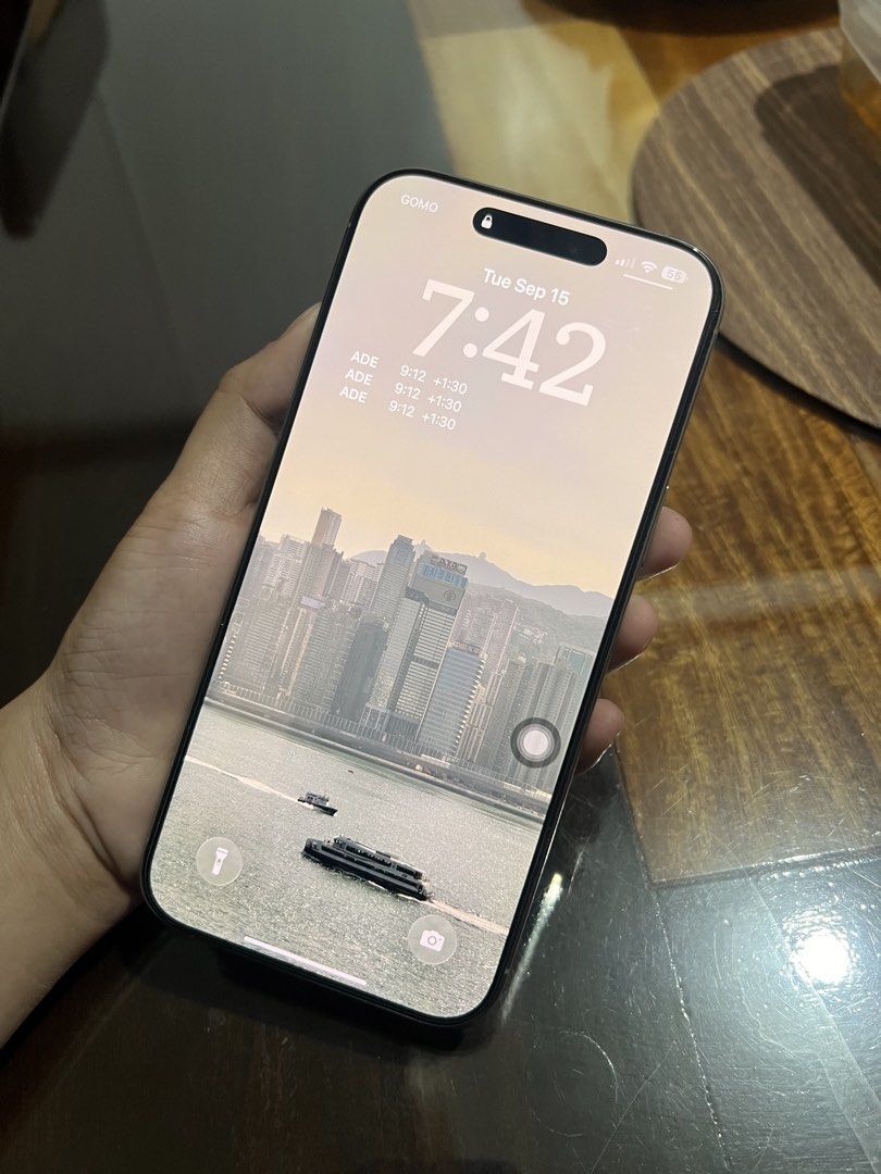 16 pro max 512gb (Category: iPhone 16 Series) located in Caloocan City. Submitted by lairajanaiza (Listing ID 1461998763, Image 2). Description: 512gb Openline FU 90% batt health NEGO basta di OA ISSUE may konting crack sa x5 na camera pero di affected yung pictures, may line din sa screen pero di pansin pag may tempered RFS: Upgrade.