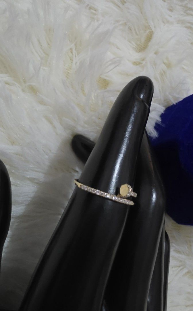 18 Karat Yellow Gold Diamond Ring (Category: Rings) located in Pasig City. Submitted by lfboutique (Listing ID 1461807909, Image 3). Description: pasig loc pick up or meet up at Market Market/SM Auta loc- 18 Karat Yellow Gold Ring - Features Natural Diamonds - Total Diamond Weight: 0.15 ct - Diamond Cut: Round Brilliant - Style: RO17832YXDD - Comes with a Gemological Science International (GSI) Jewelry Report - Adjustable Ring Size.