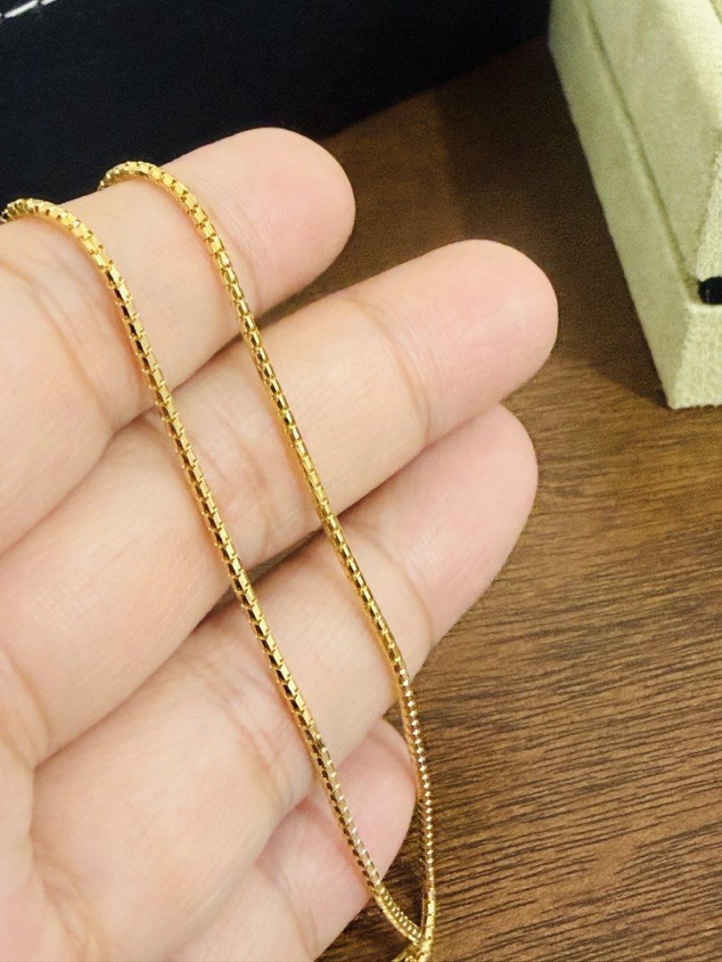 18k Snakebone chain necklace (Category: Necklaces) located in Manila. Submitted by abibantaya24257 (Listing ID 1461874960, Image 1). Description: - 18 inches / 2.38 grams - Delicate and shiny finish - Secure clasp - Ideal for everyday wear or layering.
