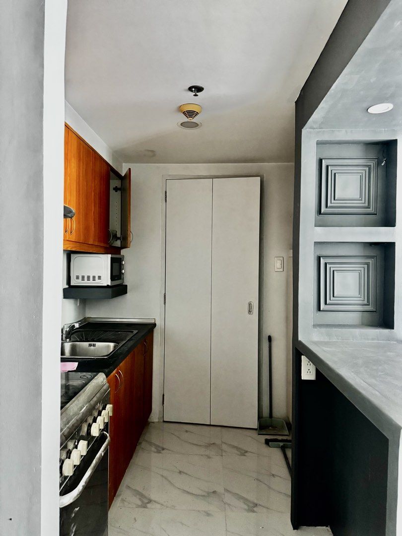 1 BEDROOM FULLY FURNISHED (Category: Apartments & Condos) located in Makati City. Submitted by theacd (Listing ID 1460267591, Image 3). Description: Newly Renovated nice location .