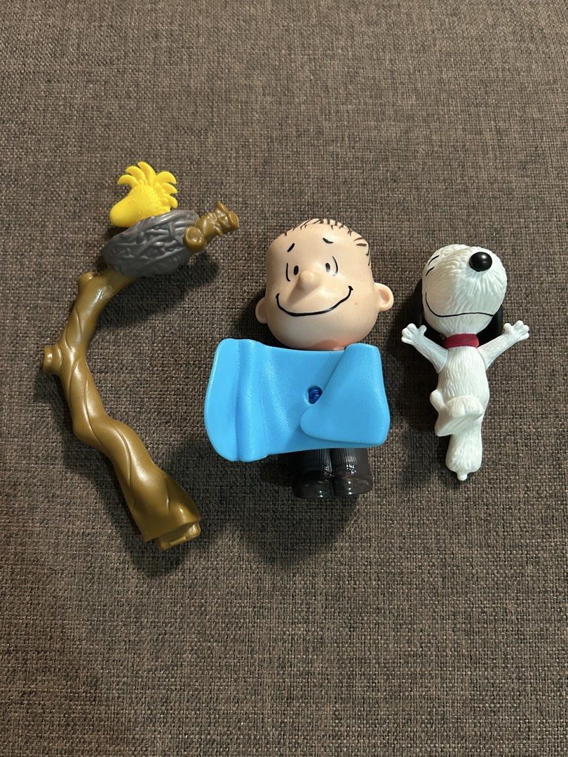 2015 Snoopy McDonald’s Happy Meal Bundle Set (Category: Character Goods) located in Quezon City. Submitted by kheiO1130 (Listing ID 1461955460, Image 1). Description: Selling as a SET.