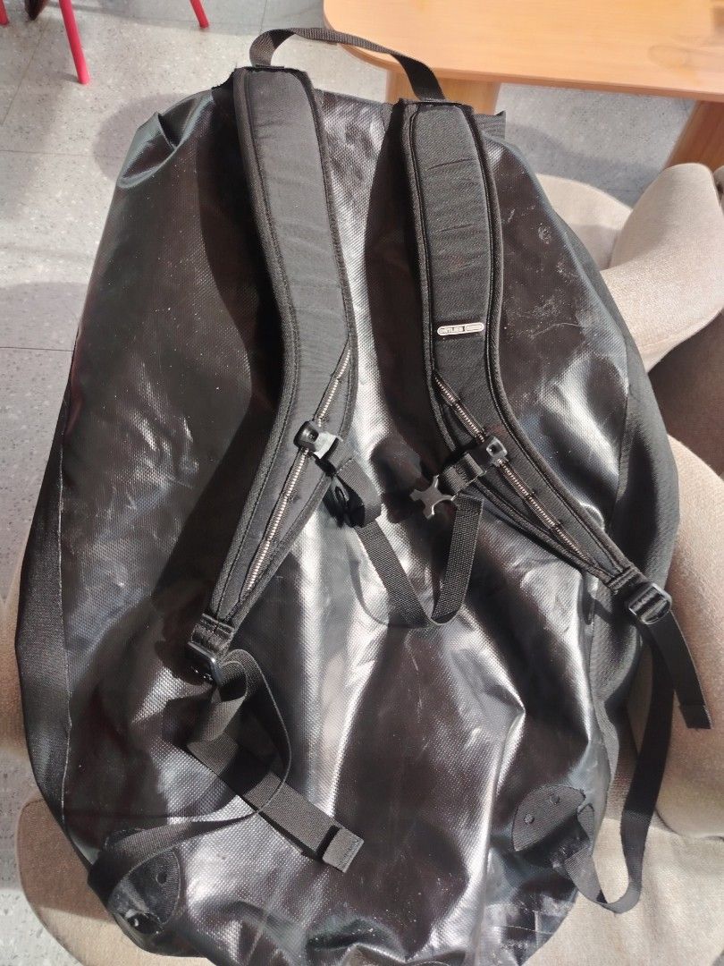 29L Ortlieb Waterproof Dry Bag Backpack Black (Category: Backpacks) located in Manila. Submitted by purediamond888 (Listing ID 1462000861, Image 3). Description: -29L Black Ortlieb dry bag backpack - Waterproof roll-top closure - Padded shoulder straps for comfort - Durable material for long-lasting use - Spacious interior for all your essentials - Easy and comfortable to carry - Ideal for outdoor adventures, travel, and daily commuting.