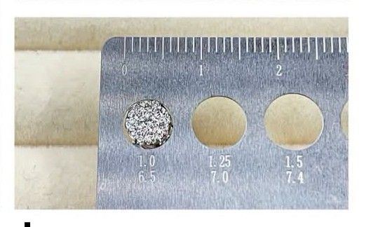 2carat Face Screw-back earrings (Category: Earrings) located in Malolos. Submitted by keenhorse_ef38ab (Listing ID 1462017138, Image 3). Description: .40carat diamond 18karat gold IGI Certified VS-SI Clarity G-H Color COD/COP VIA LBC NO MEETUP 1,000 DOWNPAYMENT REQUIRED.