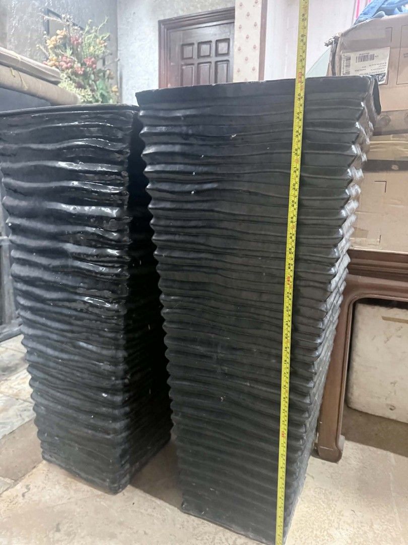 3ft tall Black vase (Category: Vases & Decorative Bowls) located in Taguig. Submitted by firesale123 (Listing ID 1461830354, Image 2). Description: 12k take both.