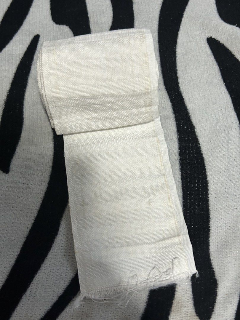 3inches 2yards elastic bandage white (Category: Craft Supplies & Tools) located in General Trias. Submitted by aprilocampo0412 (Listing ID 1461841012, Image 1). Description: 3inches 2yards elastic bandage white.