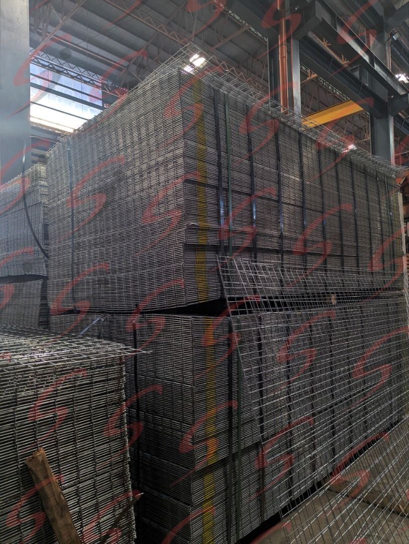4×8 Galvanized Steel Matting Available (Category: Outdoor Furniture) located in Manila. Submitted by sheehan.inc (Listing ID 1461818605, Image 1). Description: 🛠️ 4×8 Galvanized Steel Matting Available Durable galvanized matting for gates, fences, animal cages, partitions, machine guards, shelves and various fabrication projects. 📦 Available Options: • 3.2mm – approximately 4 kg per sheet • 4.5mm – approximately 8 kg per sheet 📏 Standard Size: