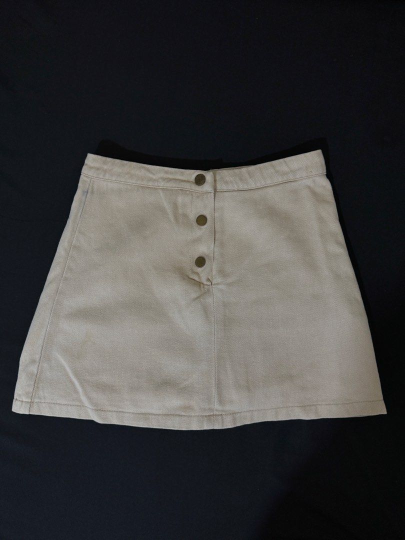 50 Pesos Declutter Sale (Category: Skirts) located in Taguig. Submitted by k8teepie (Listing ID 1461838806, Image 3). Description: - Actual photos are posted - S to M waist size 24-26 - Skort (with inner shorts).