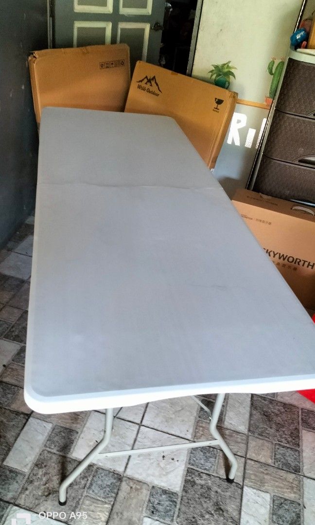 6ft Folding Table (Category: Tables & Sets) located in Bacoor. Submitted by directsupplier88 (Listing ID 1461819528, Image 3). Description: Libo libo sa mall sakin 1600 lang Loc Bacoor Pick up or lalamove delivery BRANDNEW ITEM COMPLETE NO ISSUE.