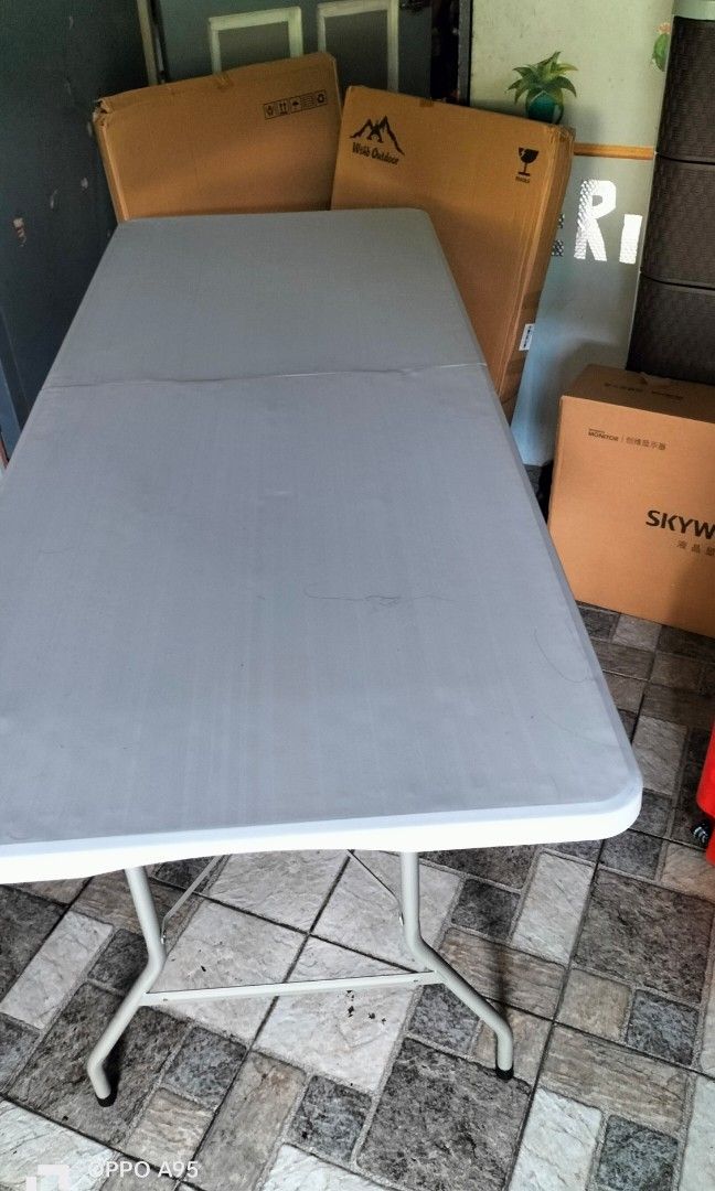 6ft Folding Table (Category: Tables & Sets) located in Bacoor. Submitted by directsupplier88 (Listing ID 1461819528, Image 2). Description: Libo libo sa mall sakin 1600 lang Loc Bacoor Pick up or lalamove delivery BRANDNEW ITEM COMPLETE NO ISSUE.