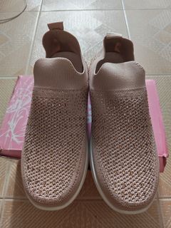 （分類：）位於 。 由 floraaarh 提交（商品編號 1461888213，圖片 1）。簡介： 。