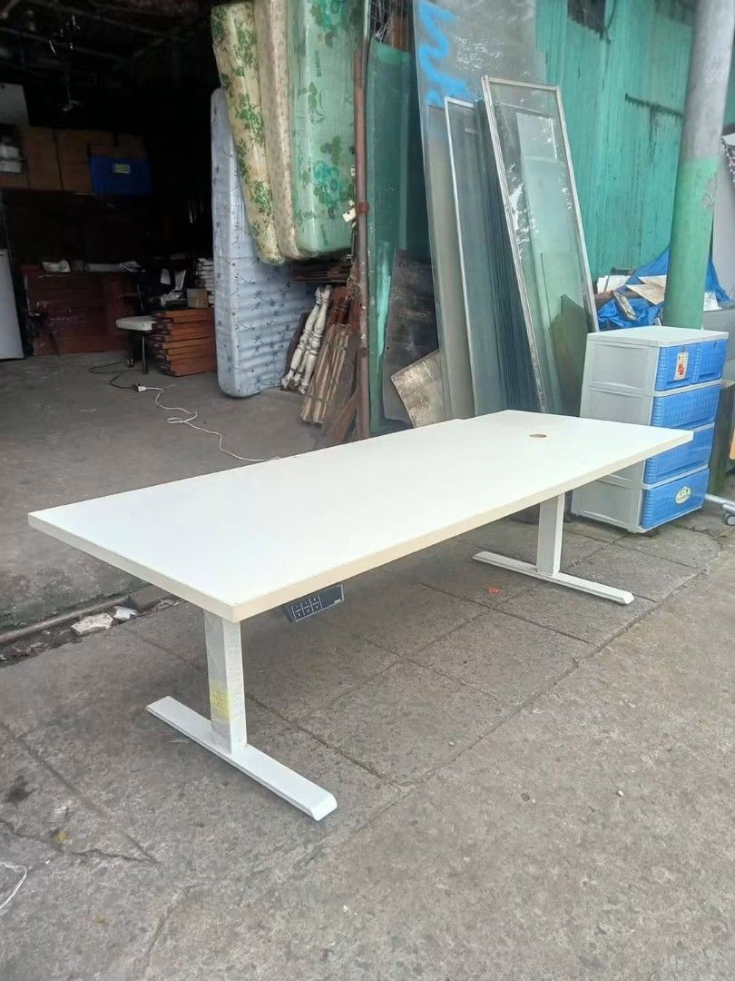 ⚡ Electric Height-Adjustable Ergo Office Table (2nd hand) (Category: Tables & Sets) located in Quezon City. Submitted by atgeremias313 (Listing ID 1461805106, Image 3). Description: Table na marunong makisama sa height mo. 😂 Isaksak lang, press the button, then adjust the height to your preferred level. Sitting today? Standing tomorrow? No problem. This table can keep up with you. 😎 Adjustable Ergo Office Table 1 pc available only! One table Tw