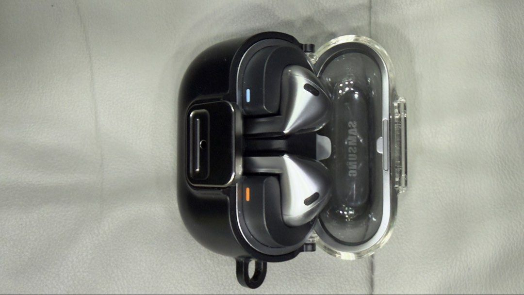 行貨 Samsung buds 3 pro 單機 （分類：耳機）位於 Hong Kong。 由 wirelessext 提交（商品編號 1461927603，圖片 1）。簡介： 行貨 Samsung buds 3 pro 單機 門市/旺角地鐵站交收。