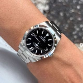 (Category: ) located in . Submitted by 0000watchcollectsg (Listing ID 1461825548, Image 1). Description: .