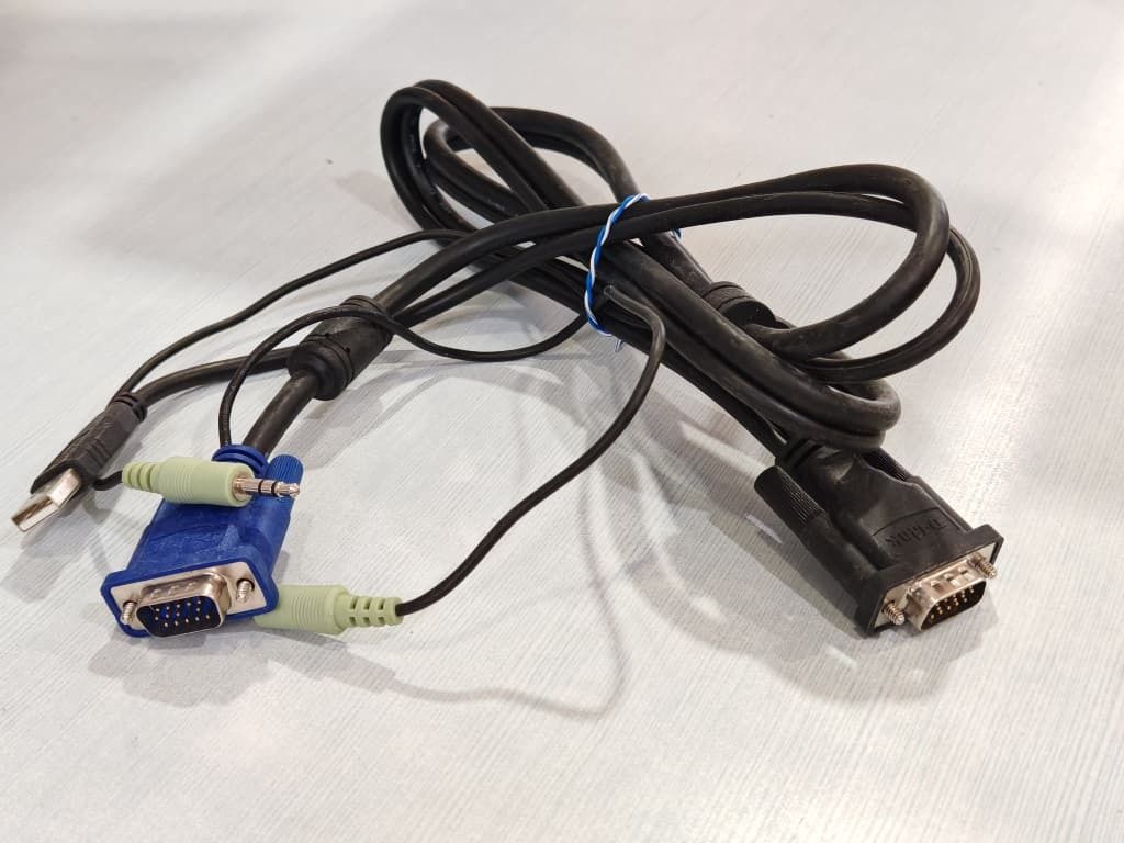 A22 Switch Cable (Category: Cables & Adaptors) located in Bahau. Submitted by bts_bahtech (Listing ID 1461893837, Image 1). Description: A22 Switch Cable Condition: Used WA: 012-390 6605.