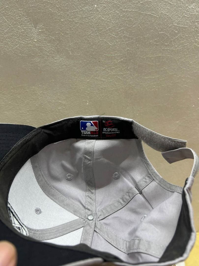 A (Category: Caps & Hats) located in Caloocan City. Submitted by j3ngsanity (Listing ID 1461955354, Image 3). Description: youth size.