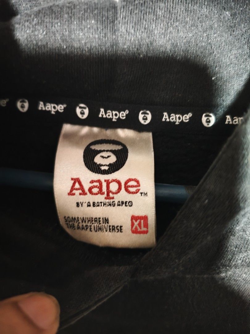 AAPE HOODIE JACKET (Category: Coats, Jackets and Outerwear) located in Las Pinas. Submitted by yokiesse (Listing ID 1462009528, Image 2). Description: .