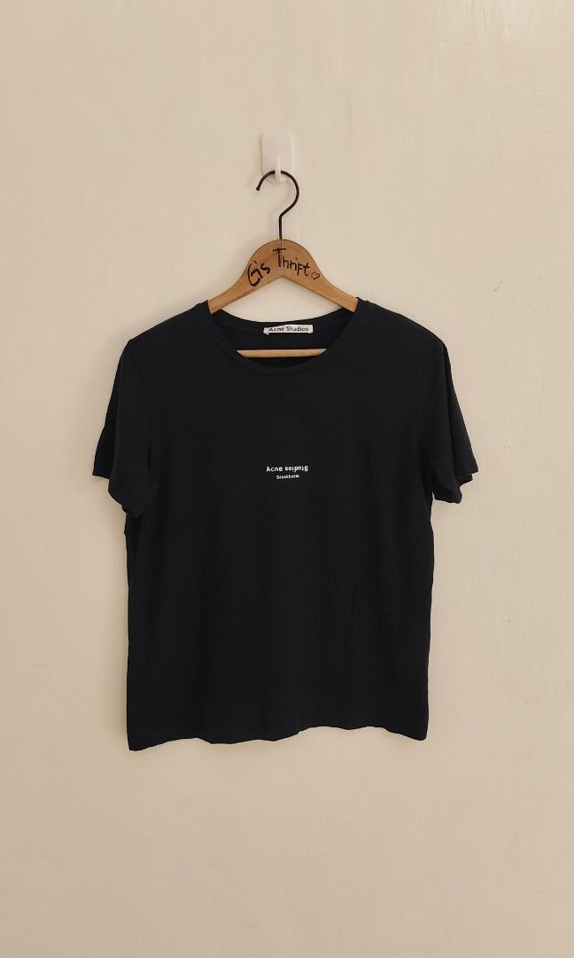 Acne Studios (Category: Blouses) located in Mati. Submitted by gsthrift (Listing ID 1461893664, Image 1). Description: color: navy blue.