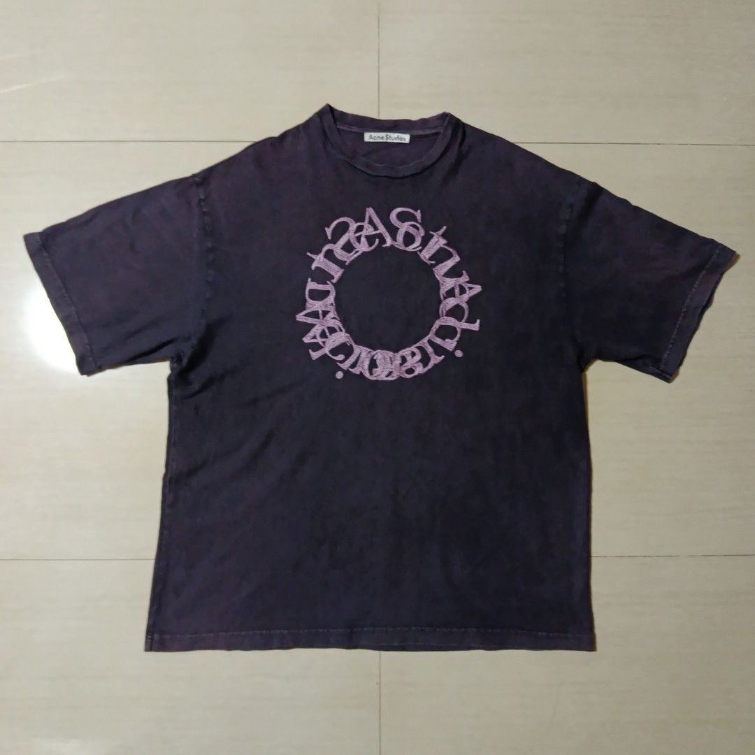 Acne Studios Edlund Circle Logo T-shirt (Category: Tshirts & Polo Shirts ) located in Manila. Submitted by jerrykyle (Listing ID 1461922888, Image 1). Description: Width - 24 inches Length -30.5 inches XL-XXL - Acne Studios T-shirt - Deep Purple - 100% premium cotton - Made in Portugal Retail Price: 16k+ my price: 2.6k • Condition: 9/10 - No holes, no major stains, circle logo embroidered Mino Issue: slightly faded color on back collar Ways of ge