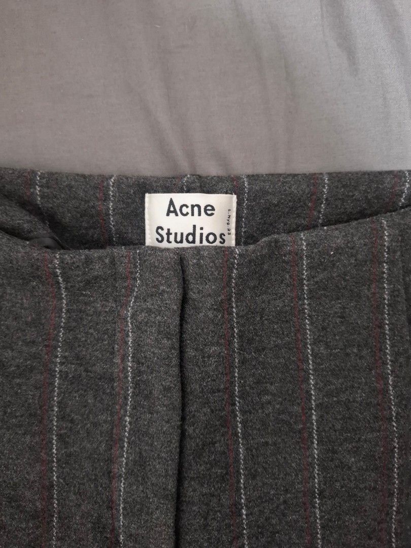 Acne Studios Striped Slim trousers (Category: Jeans) located in Bacoor. Submitted by manilasena (Listing ID 1461990474, Image 2). Description: size M in tags.