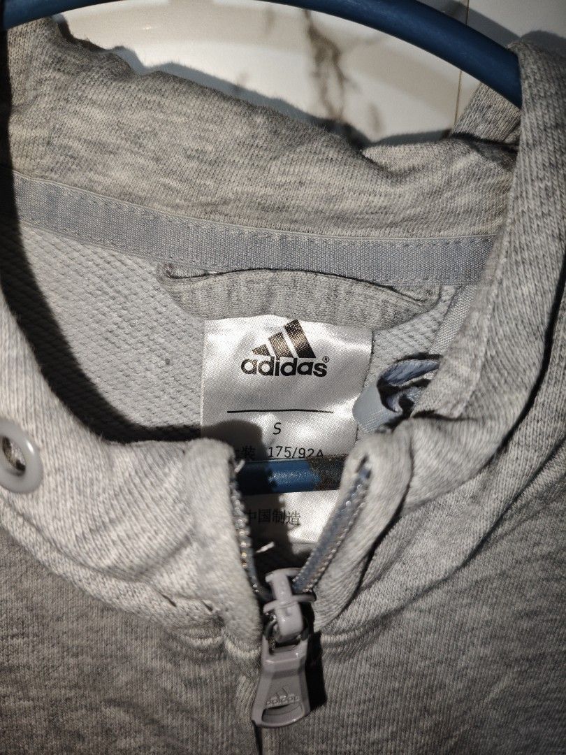 Adidas fullzip jacket big logo (Category: Coats, Jackets and Outerwear) located in Las Pinas. Submitted by yokiesse (Listing ID 1462016325, Image 2). Description: .