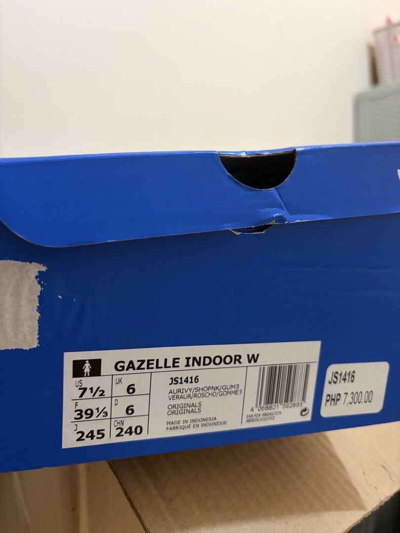 adidas gazelle (Category: Sneakers) located in Pasig City. Submitted by airaaaaaaaa918 (Listing ID 1462027356, Image 2). Description: rfs: malaki po size na nabili.
