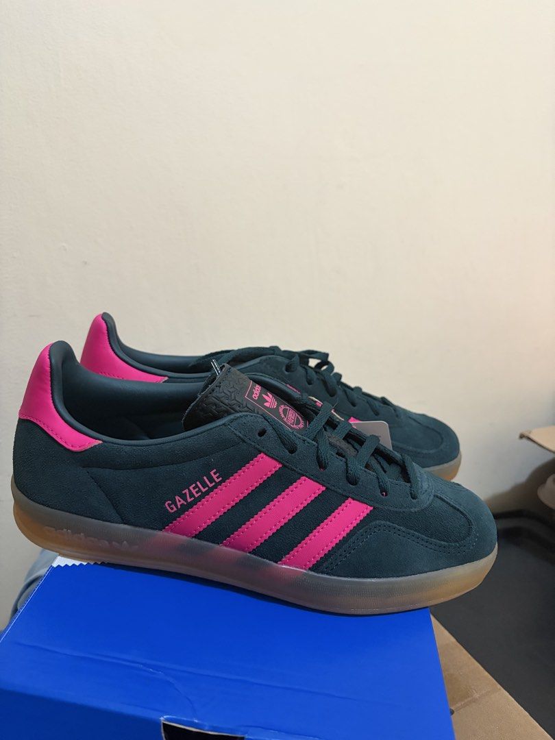 adidas gazelle (Category: Sneakers) located in Pasig City. Submitted by airaaaaaaaa918 (Listing ID 1462027356, Image 1). Description: rfs: malaki po size na nabili.