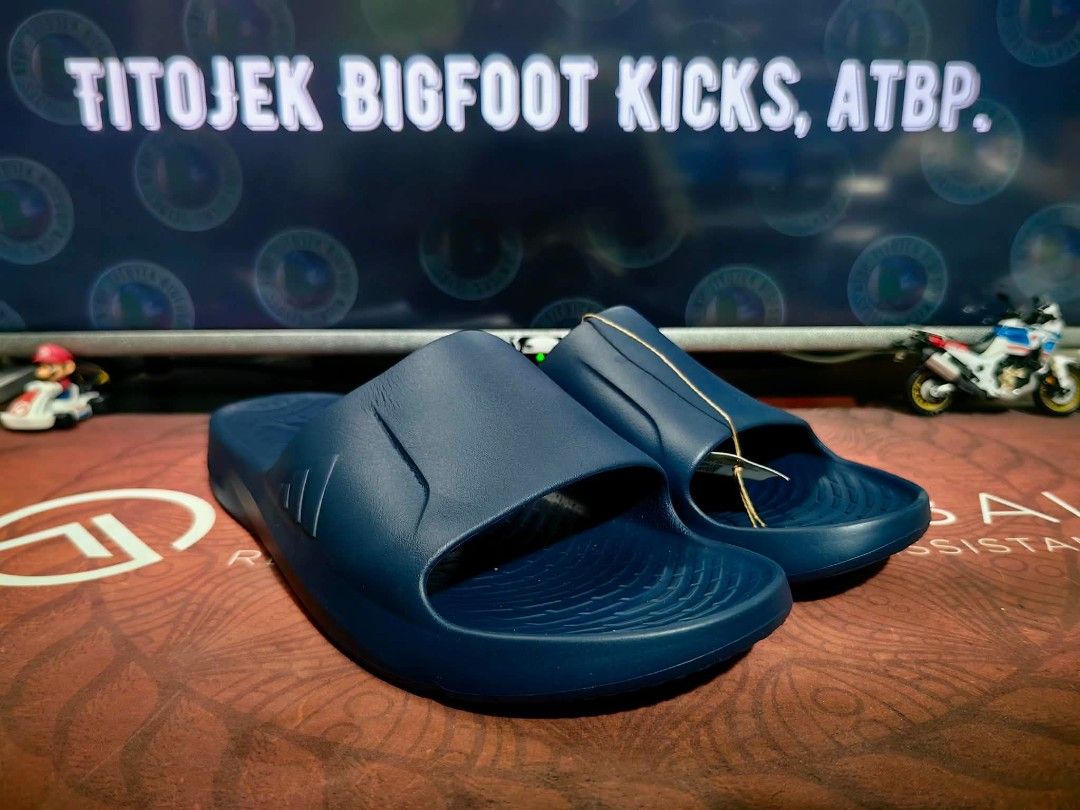 Adidas Lightshift slide size 14 & 15 US (Category: Slippers & Slides) located in Pasig City. Submitted by titojek (Listing ID 1461830681, Image 1). Description: ⚠️ For sale only. 🔥 Brand new and legit Ad!das Lightshift slide (dark blue) size 14 & 15 US 💵 1,700. Fixed price (SRP) 🛵 Lalamove or Grab ✈️ J&T and JRS (no rush shipping) 💳 Payment • Gcash or Security Bank ❌ Wala na akong meet up. ❌ Walang COD/COP. ❌ Walang Sh0pee checkout. 📍Pinagbu
