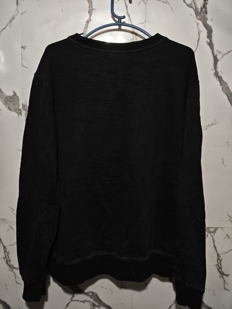 Adidas sweater (Category: Activewear) located in Las Pinas. Submitted by yokiesse (Listing ID 1461952737, Image 2). Description: .