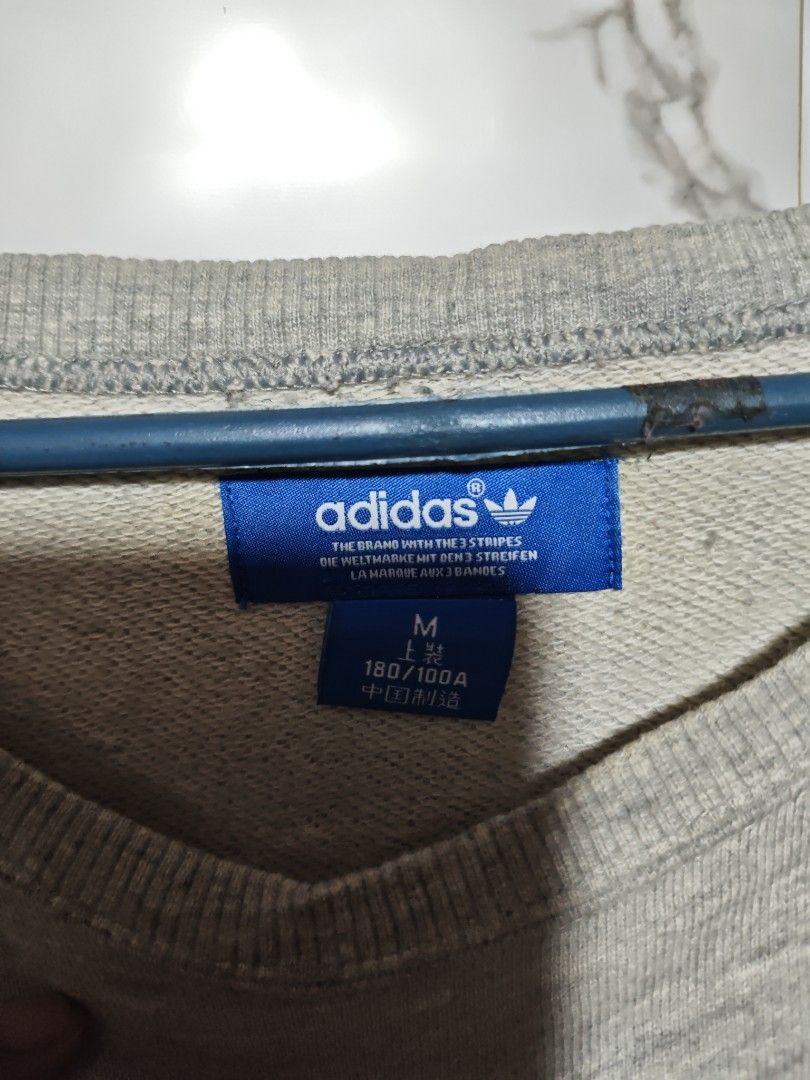 ADIDAS SWEATER WOMEN (Category: Activewear) located in Las Pinas. Submitted by yokiesse (Listing ID 1462009182, Image 3). Description: .