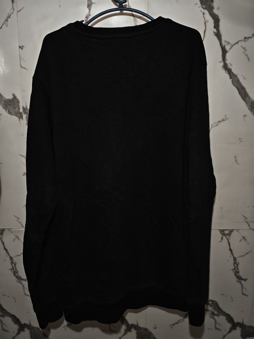 Adidas sweatshirt (Category: Coats, Jackets and Outerwear) located in Las Pinas. Submitted by yokiesse (Listing ID 1462017433, Image 2). Description: .