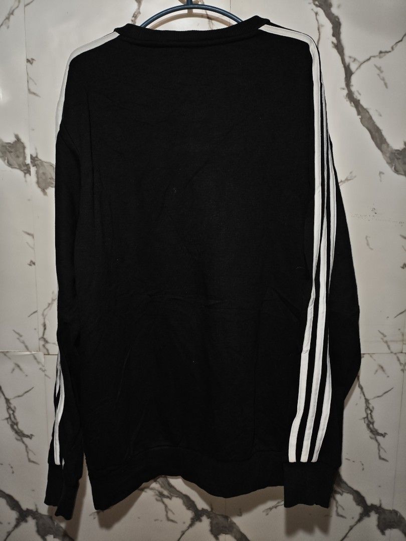 Adidas sweatshirt women (Category: Coats, Jackets and Outerwear) located in Las Pinas. Submitted by yokiesse (Listing ID 1462016549, Image 2). Description: .