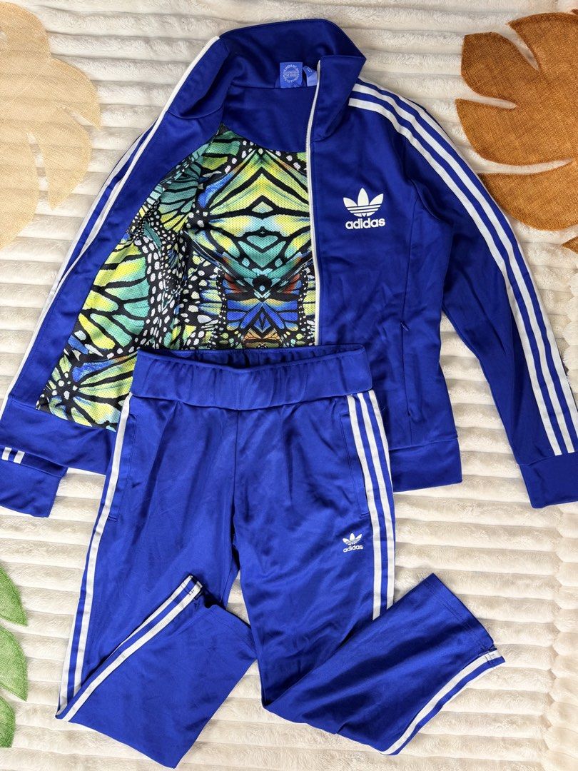 Adidas track suit Blue Medium Wmns (Category: Activewear) located in La Trinidad. Submitted by true_kidsclothing (Listing ID 1461903388, Image 2). Description: 📌 FOR ADULT 𝙎𝙞𝙯𝙚 𝙤𝙣 𝙩𝙖𝙜: 95/ Medium wmns W:30-34 L:35 𝐌𝐢𝐧𝐞: ₱1,500 💯Legit / Authentic 📌Excellent used condition 📌Color rate: 9.8/10 .