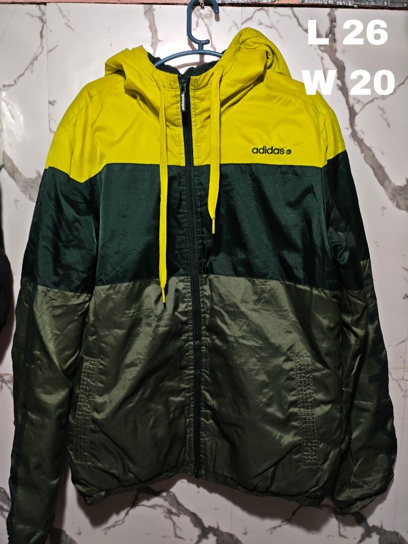 Adidas windbreaker (Category: Coats, Jackets and Outerwear) located in Las Pinas. Submitted by yokiesse (Listing ID 1462017707, Image 1). Description: .