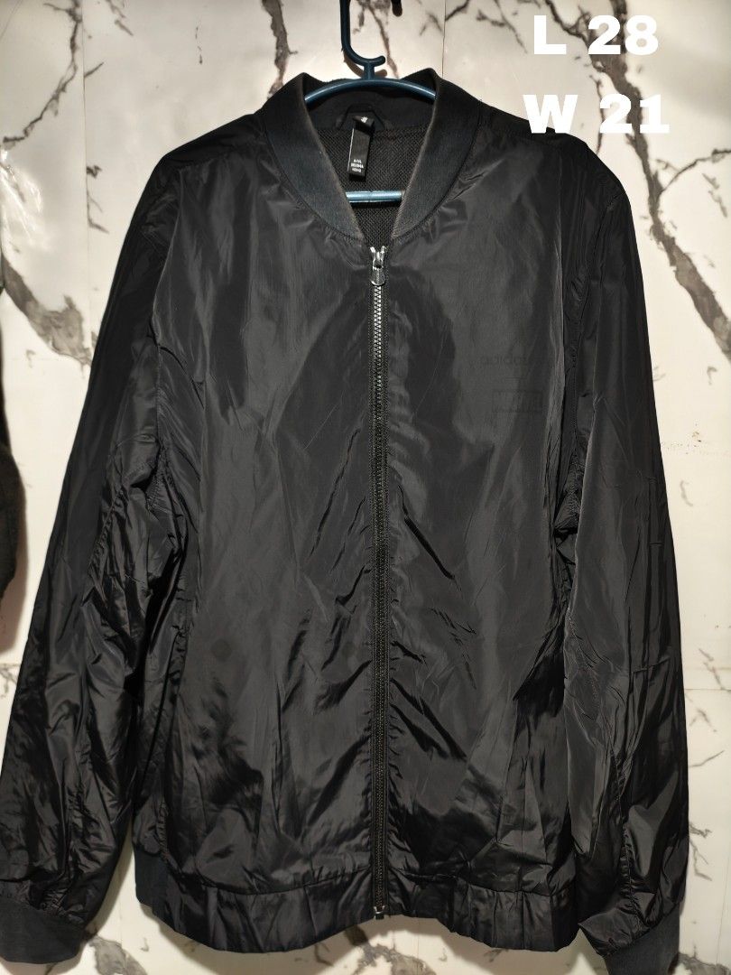 Adidas x marvel jacket (Category: Activewear) located in Las Pinas. Submitted by yokiesse (Listing ID 1462010442, Image 1). Description: .