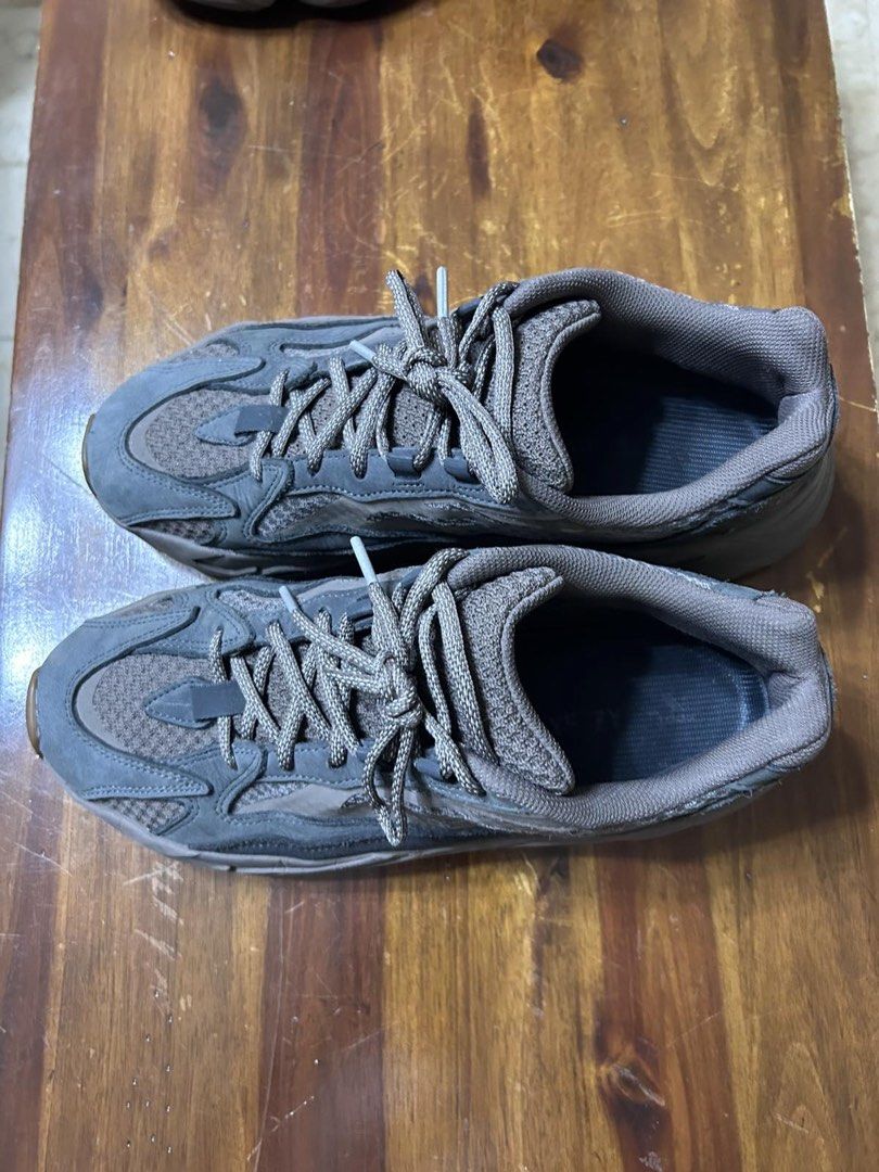 Adidas Yeezy Boost 700 V2 (Category: Sneakers) located in Baliuag. Submitted by preloveby_ella (Listing ID 1461953128, Image 1). Description: Bought it for 14k, selling it for 4,500 with box Men’s size US 11, UK 10.5.