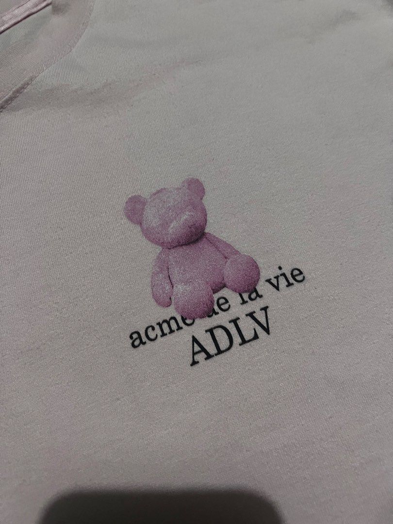 ADLV Bear Graphic (Category: Tshirts & Polo Shirts ) located in Mexico. Submitted by iseemiyakee. (Listing ID 1461892802, Image 2). Description: Size Large to xl 23 width 30 length no issue excellent condition .