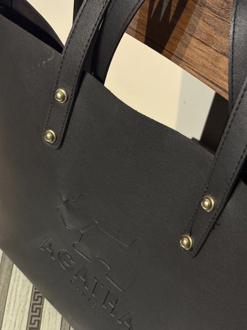 Agatha paris shoulder bag (Category: Shoulder Bags) located in Binangonan. Submitted by polinn.xx (Listing ID 1461925139, Image 3). Description: .