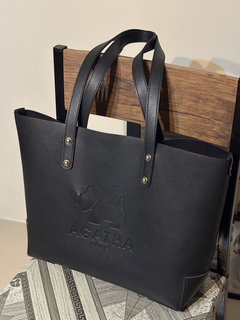 Agatha paris shoulder bag (Category: Shoulder Bags) located in Binangonan. Submitted by polinn.xx (Listing ID 1461925139, Image 2). Description: .