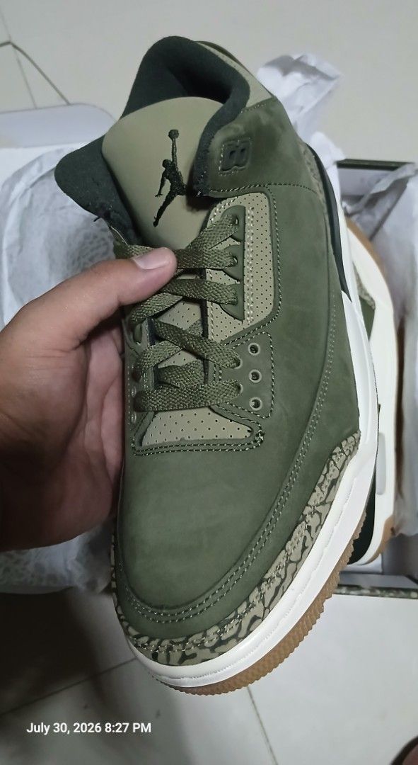 Air Jordan 3 Retro "Medium Olive" US 10 (Category: Sneakers) located in San Mateo. Submitted by edayz709 (Listing ID 1462032610, Image 2). Description: - Air Jordan 3 Retro - Colorway: Medium Olive - Size: US 10 - Includes original box - Original Retail Price: P11,295 - Asking Price: P7,500.