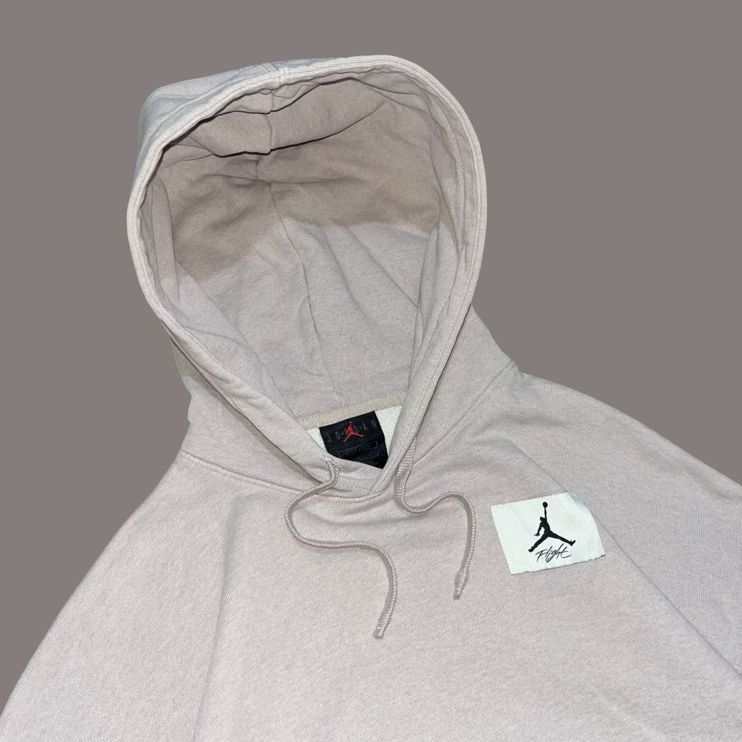 AIR JORDAN FLIGHT PULLOVER HOODIE (Category: Coats, Jackets and Outerwear) located in Quezon. Submitted by ejay.thrift.clothes (Listing ID 1462012951, Image 2). Description: SMALL 20 X 20 ISSUE: HOLE IN THE BACK COLOR RATE: 10/10 AS NEW CONDITION # 476.