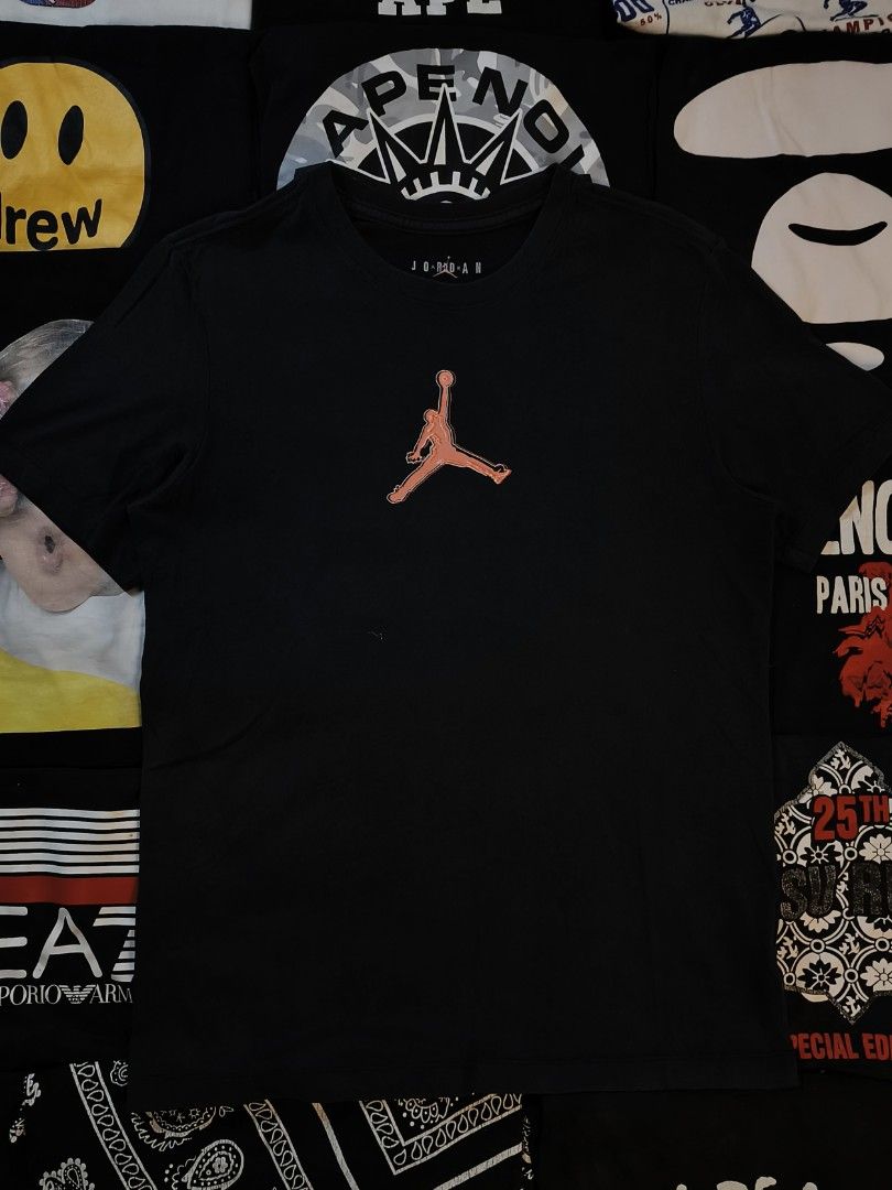 Air Jordan Mid Logo Black (Category: Tshirts & Polo Shirts ) located in San Fernando. Submitted by gaboo_asncn (Listing ID 1462022384, Image 2). Description: - Air Jordan Mid Logo Black - Size: Large on tag (W20.5/L26.5) - Condition: Good - Color Rate: 8/10 - No issue.