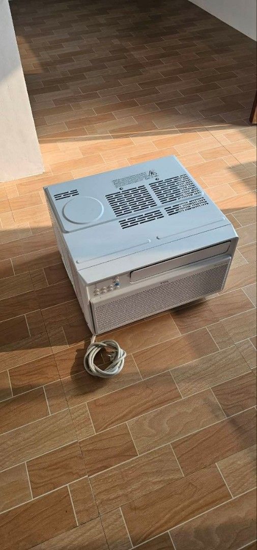 Aircon Inverter 1 HP (Category: Air Conditioning and Heating) located in Manila. Submitted by bright_aly_ssa (Listing ID 1461982024, Image 2). Description: TCL Inverter Window Type Aircon (White). Clean, tested, and working. Includes power cord. Cools your room effectively. No issue and no repair history Good condition, gagamitin nalang..