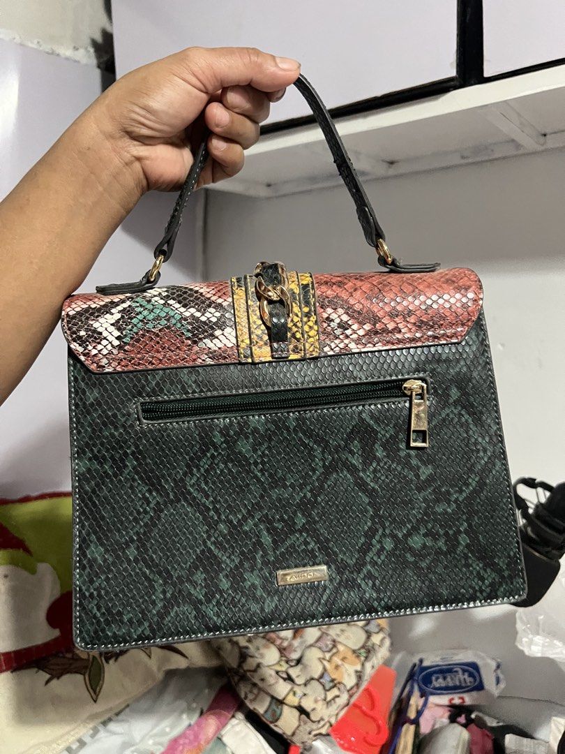 ALDO AUTH SLING BAG (Category: Cross-body Bags) located in Antipolo. Submitted by swiftnic (Listing ID 1461822290, Image 2). Description: Once lang ito nagamit no gasgas bak bak or kahit anong dumi With tag Medium size Aldo brand Ship thru jnt/lalamove or pick up.
