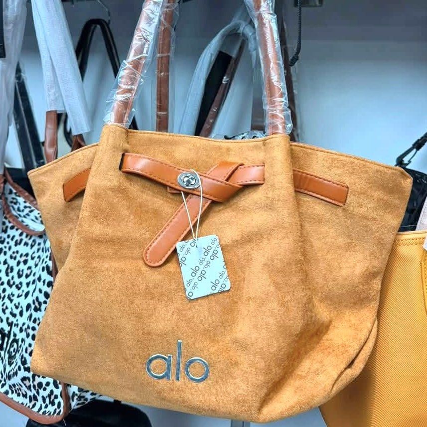 ALO Yoga Suede Tote (Category: Tote Bags) located in Bulacan. Submitted by mykakarizza (Listing ID 1461943435, Image 3). Description: NEW✨✨ ₱600 only a//I//o Yoga Suede Tote Size: 42 x 25 x 15 cm Add paperbag 100 ─── ✦ ─── ✦ ─── ✦ ─── ✦ ─── 🛍️ LOOKING FOR MORE RESELLERS 🛍️ ✨ Buy 3 pcs of ANY items — FREE SHIPPING NA!🚚 ✨ Buy 10 items → FREE SF + ₱50 OFF EACH! 💖 PM us for 30 pcs & up WS 🤍 #Mallpulloutbagssupplier.