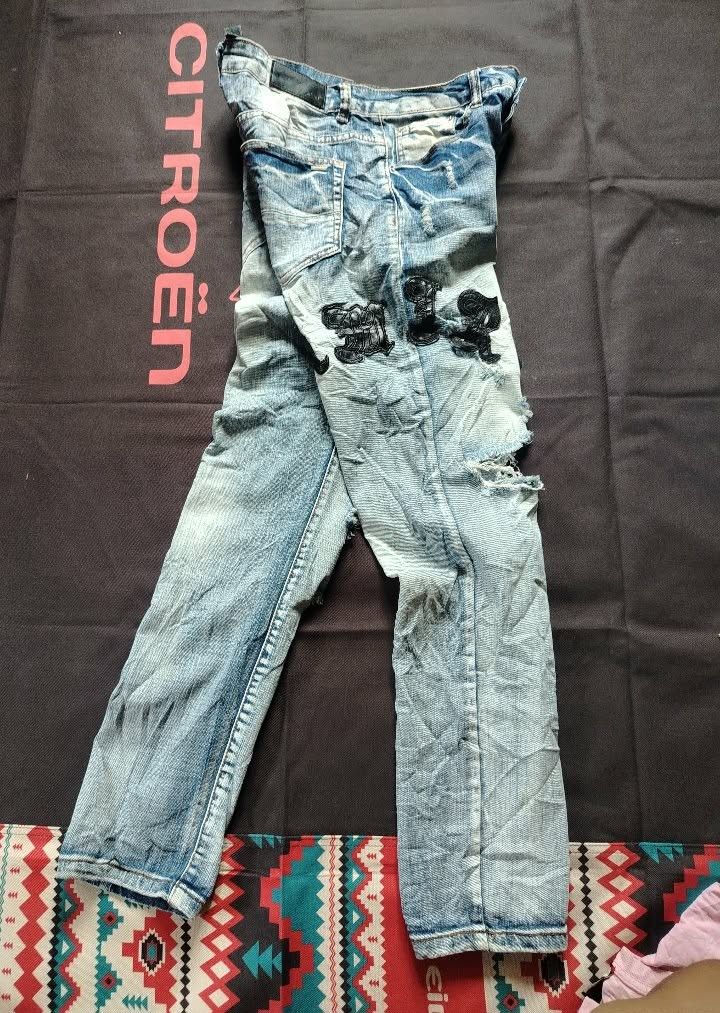 AMIRI JEANS TATTERED (Category: Luxury Apparel) located in Manila. Submitted by grandbird.924227 (Listing ID 1461915765, Image 1). Description: AMIRI JEANS TATTERED STRETCHABLE SIZE 33.