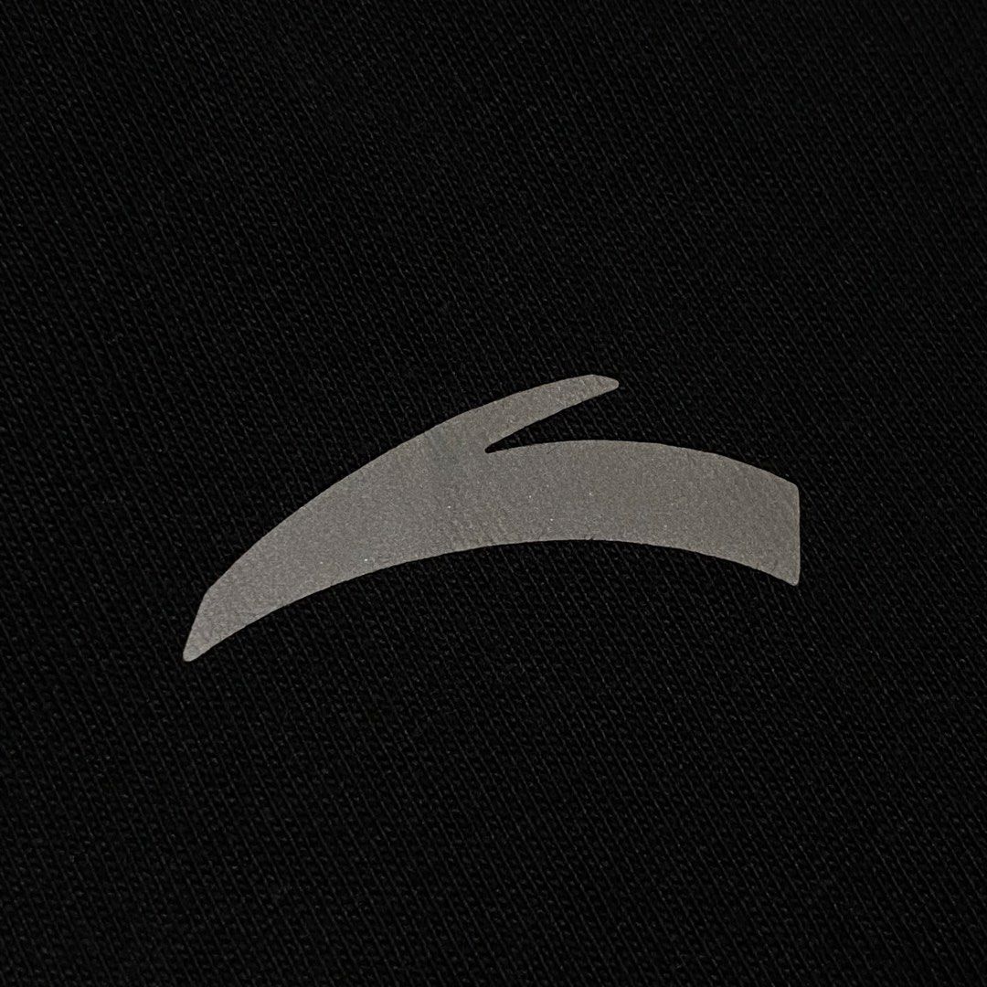 Anta Women's Top (Category: Activewear) located in Mabalacat. Submitted by stellargarments (Listing ID 1461806421, Image 3). Description: L - 23 W - 17 Condition : 9/10 Ganda pa ng neck reflectorized logo nice fitting for women's Smooth on skin fabric Need wash fresh from bale no major stain.