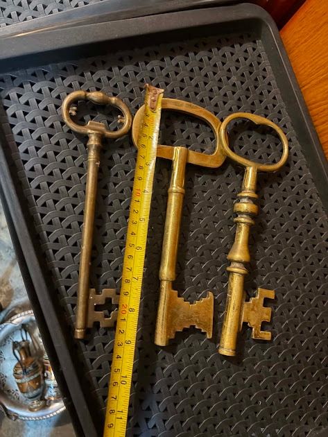 Antique Skeleton Solid Brass keys 9inches (Category: Vintage Collectibles) located in Bulacan. Submitted by YourCollection (Listing ID 1462000692, Image 2). Description: Antique Skeleton Solid Brass keys 9inches Add a touch of old-world charm and timeless character to your home, collection, or display. ✨ Beautiful antique brass decorative keys, perfect for collectors, antique-inspired interiors, displays, photography props, and unique décor. 📏 M